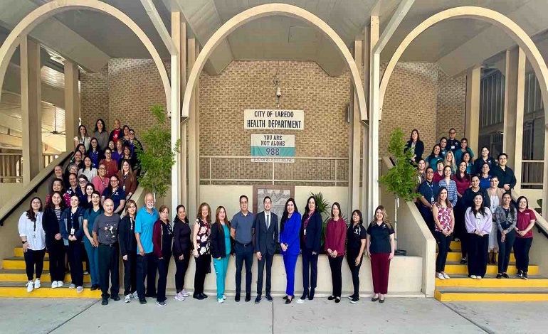 "El equipo de Salud Pública de Laredo: dedicación y compromiso en pro de una comunidad saludable."