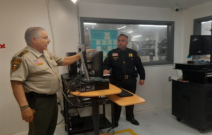 La Oficina del Sheriff del Condado de Webb y el Departamento de Policía de Laredo anuncian una colaboración innovadora para mejorar la eficiencia en el proceso de registro de prisioneros
