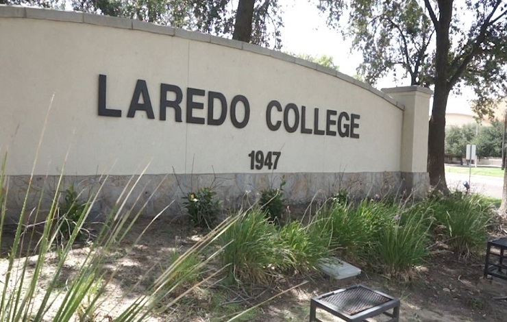 Celebración de Graduación en el Colegio de Laredo el 10 de mayo