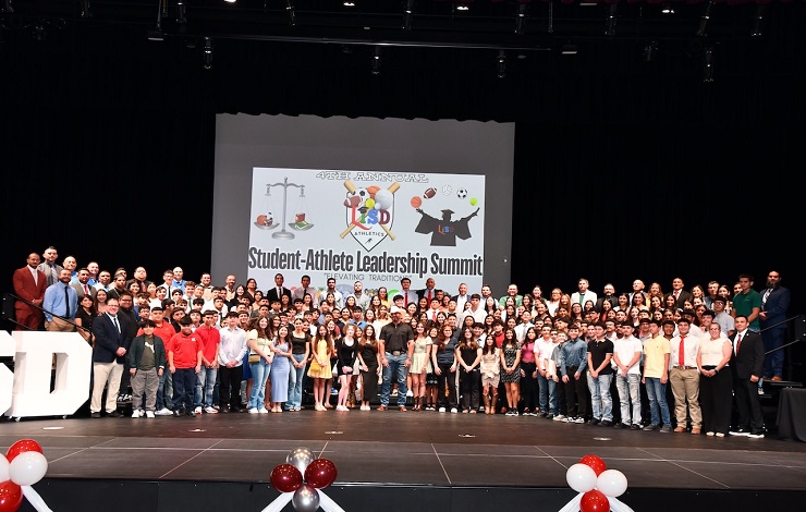 Laredo ISD Celebra la 4ta Conferencia Anual de Liderazgo para Atletas Estudiantiles