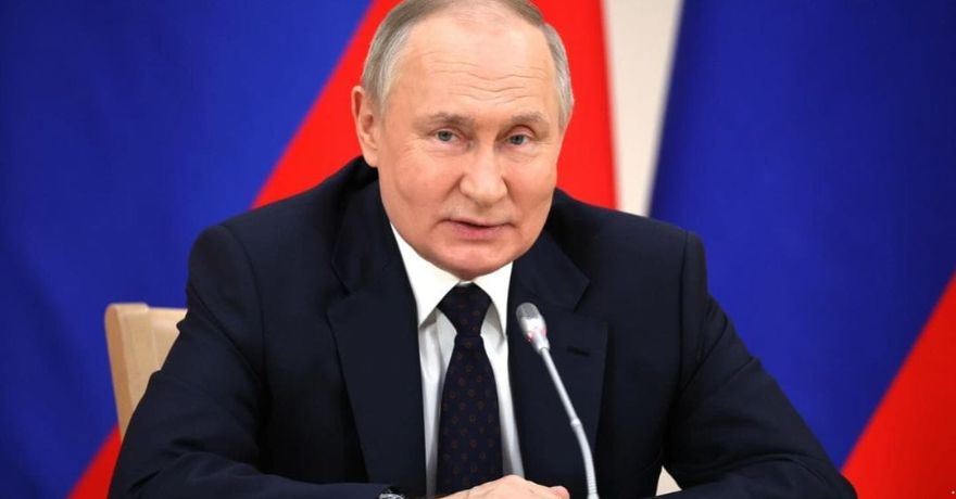 Putin recibe en el Kremlin al primer ministro chino