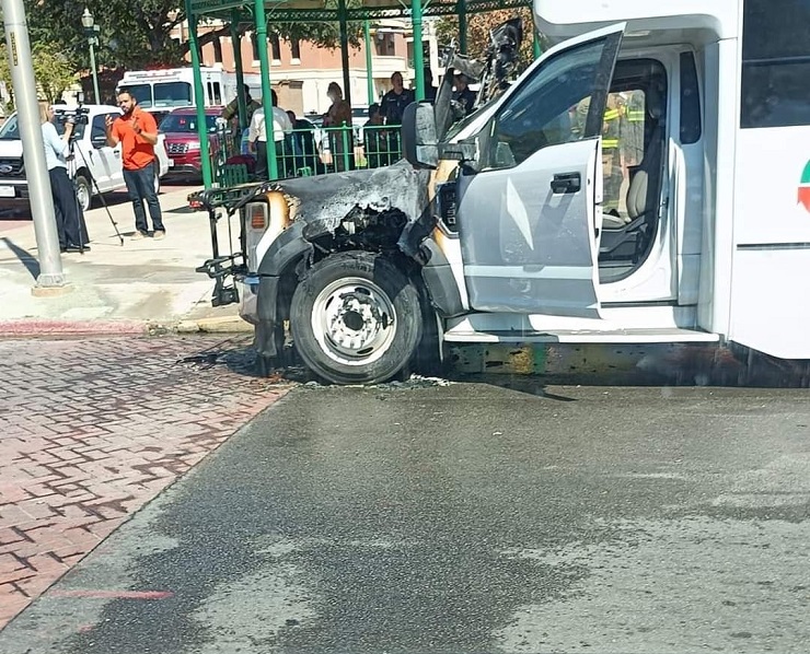 Camión del METRO se Incendia en el Centro de Laredo sin Dejar Heridos