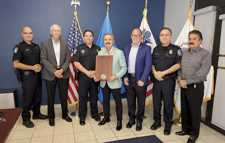 Reconocen a COMCE Noreste Capítulo Laredo por Apoyo a CBP Tras Daños por Tormenta