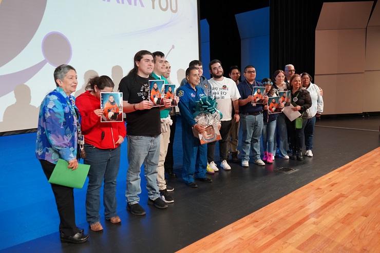 Estudiantes de UISD se Inspiran con la Historia de José Hernández, de Migrante a Astronauta 