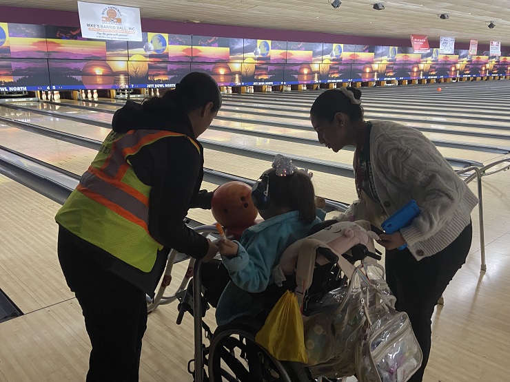 Gran Éxito en el Evento de Boliche de las Olimpiadas Especiales de UISD