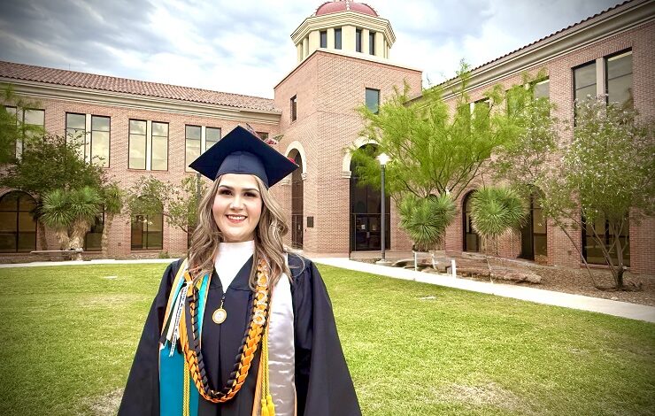 Corina N. Santos, originaria de Laredo, se gradúa Cum Laude de UTRGV y es reconocida por su liderazgo y servicio