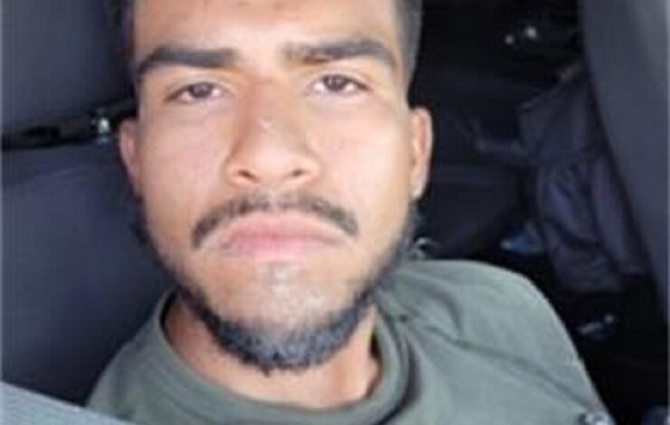 Persecución en la I-35 Termina con Detención por Tráfico Humano y Vehículo Robado