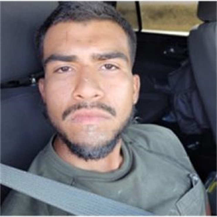 Persecución en la I-35 Termina con Detención por Tráfico Humano y Vehículo Robado