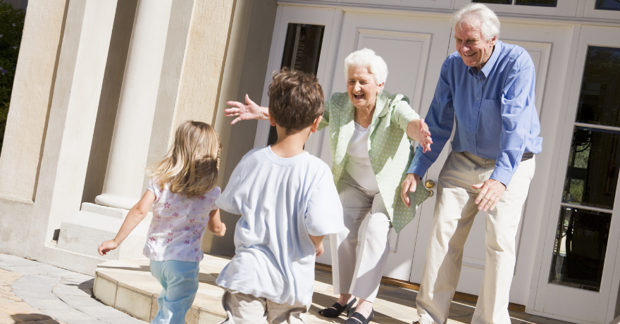 Con comidas familiares y sin planes de retiro; así se festeja el Día del Abuelo en México