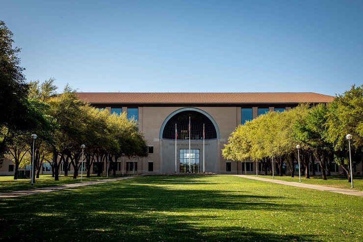 Hoy inicia el semestre de otoño en TAMIU con actividades y avisos para estudiantes