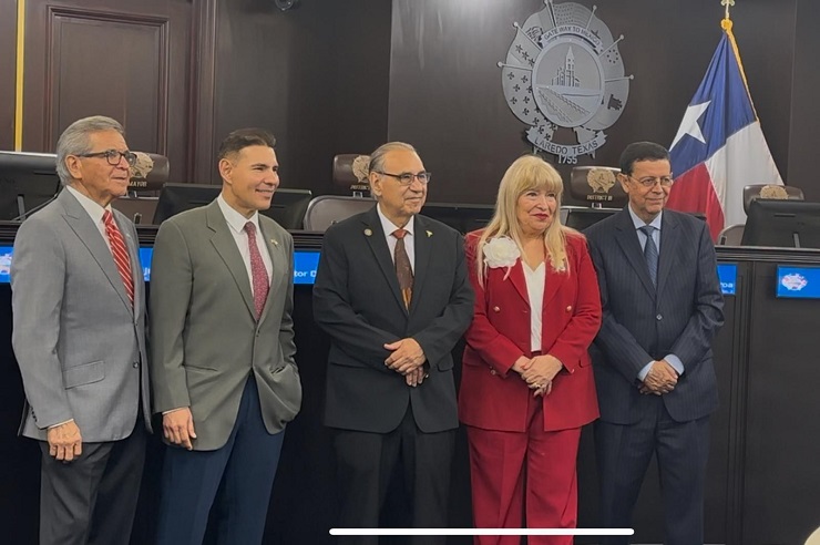 Celebrarán en Laredo fiestas patrias con desfile binacional, Festival del Aguacate y reconocimiento Ohtli a Víctor Treviño Jr.