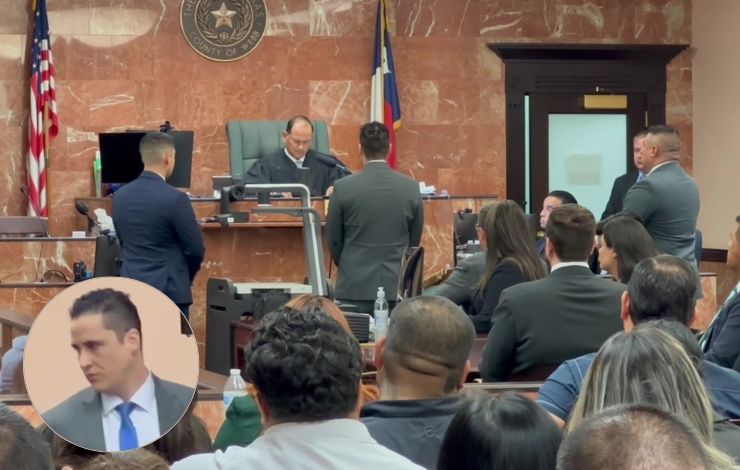 Sala de audiencias 406 en Laredo Texas con el juez Joe López presidiendo el proceso, abogados de pie frente al estrado y público observando el procedimiento; en un recuadro, aparece un Antony Burgos Avilés vestido de traje dentro del mismo entorno judicial.