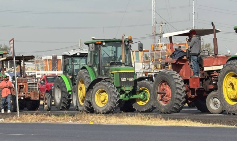 Trump da discurso atacando a migrantes y gobierno de Biden, mientras elogia su política económica