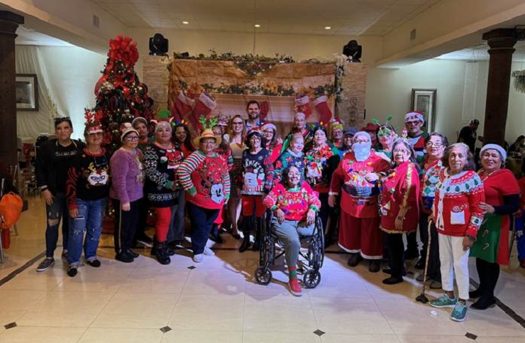 Celebran posada y feria de salud para adultos mayores en Webb County