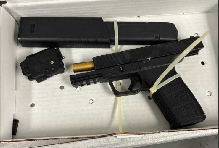 Dos jóvenes arrestados tras balacera en el sur de Laredo; hallan arma y drogas