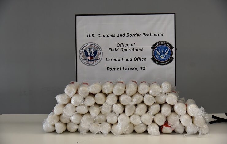 Oficiales federales interceptan 65 libras de droga en inspección secundaria en el puerto de entrada de Laredo