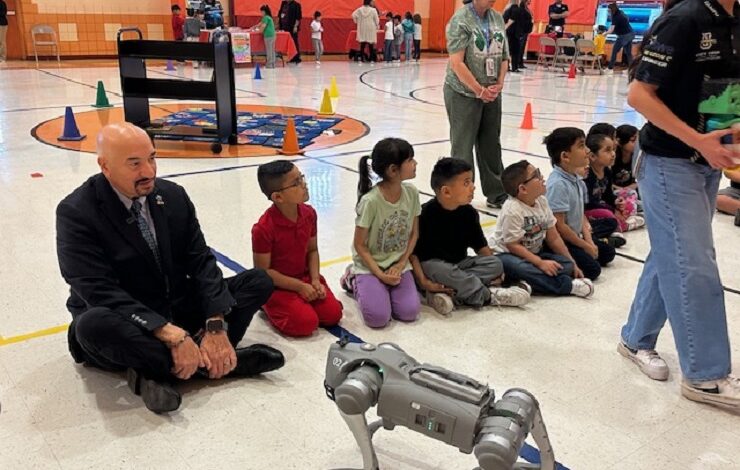 Texas Mobile STEM Lab llega a Bruni Elementary en Laredo