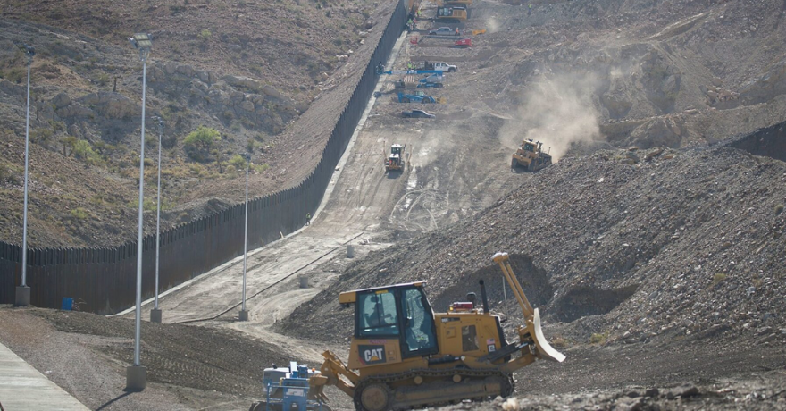 Trump acelera el “muro inteligente” con inteligencia artificial en la frontera con México